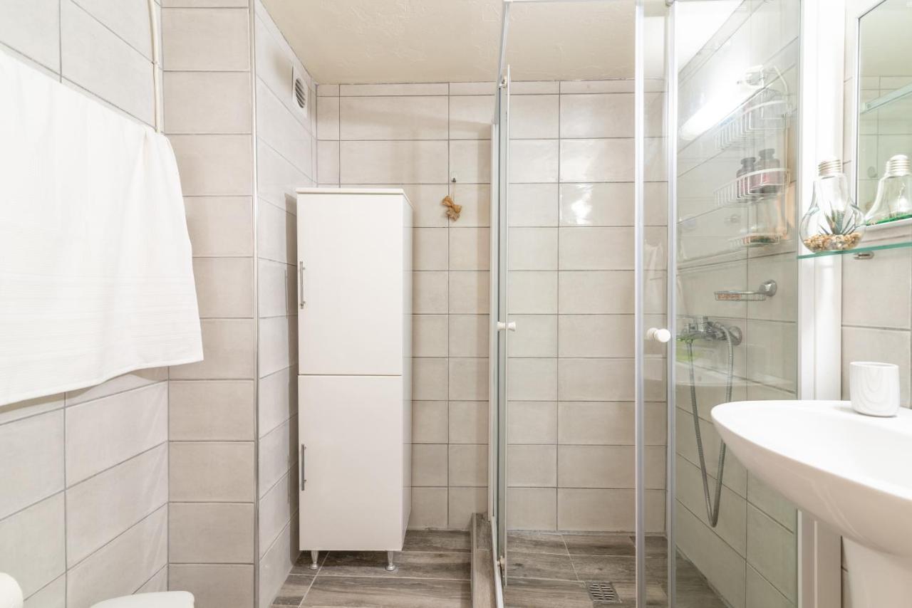 Athena's Center Appartement *