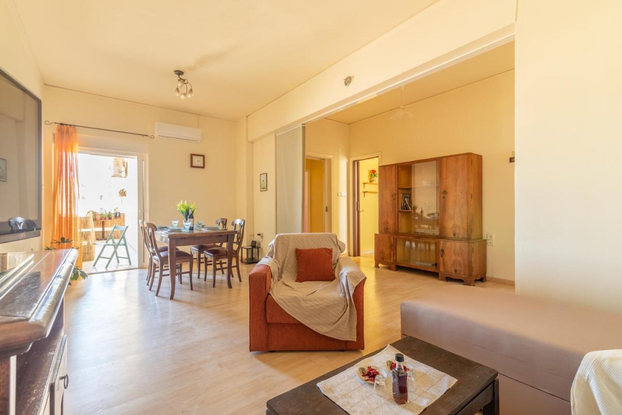 Athena's Center Apartment